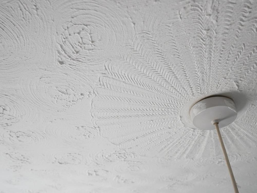  Artex ceiling surface